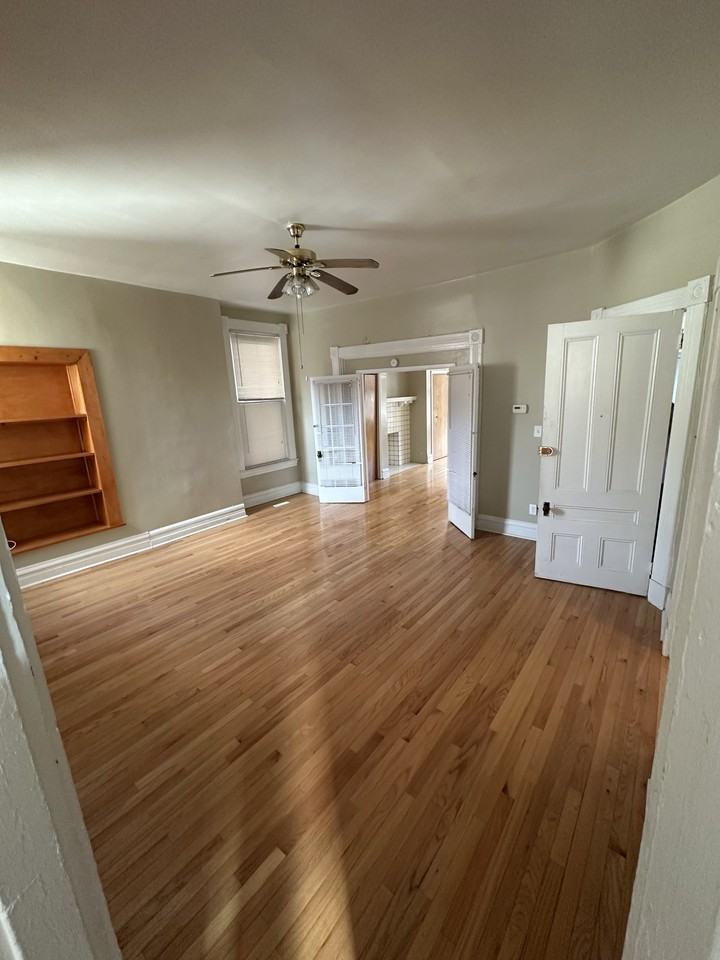 328 Amber St #1 - Photo 3 of 10