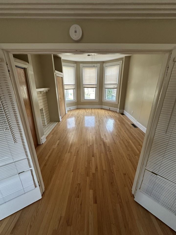 328 Amber St #1 - Photo 5 of 10