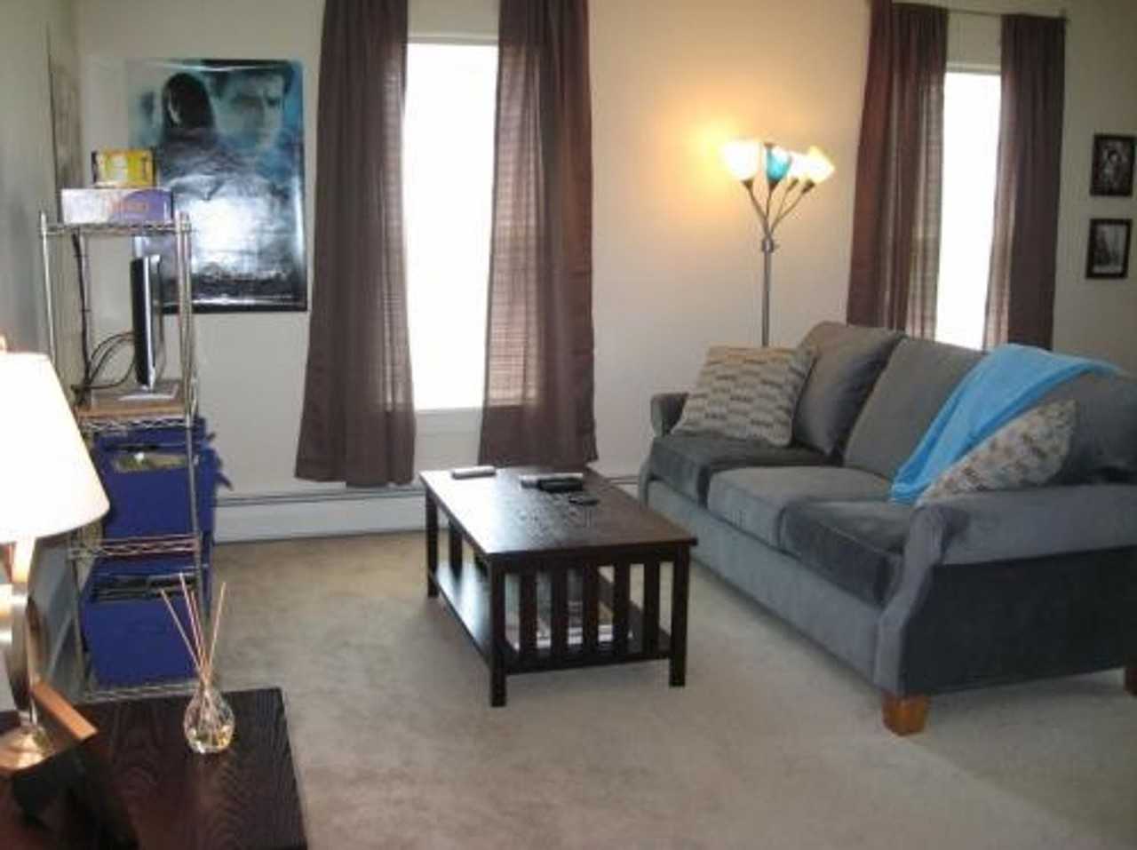 330 Ridgeland Avenue - Photo 4 of 15