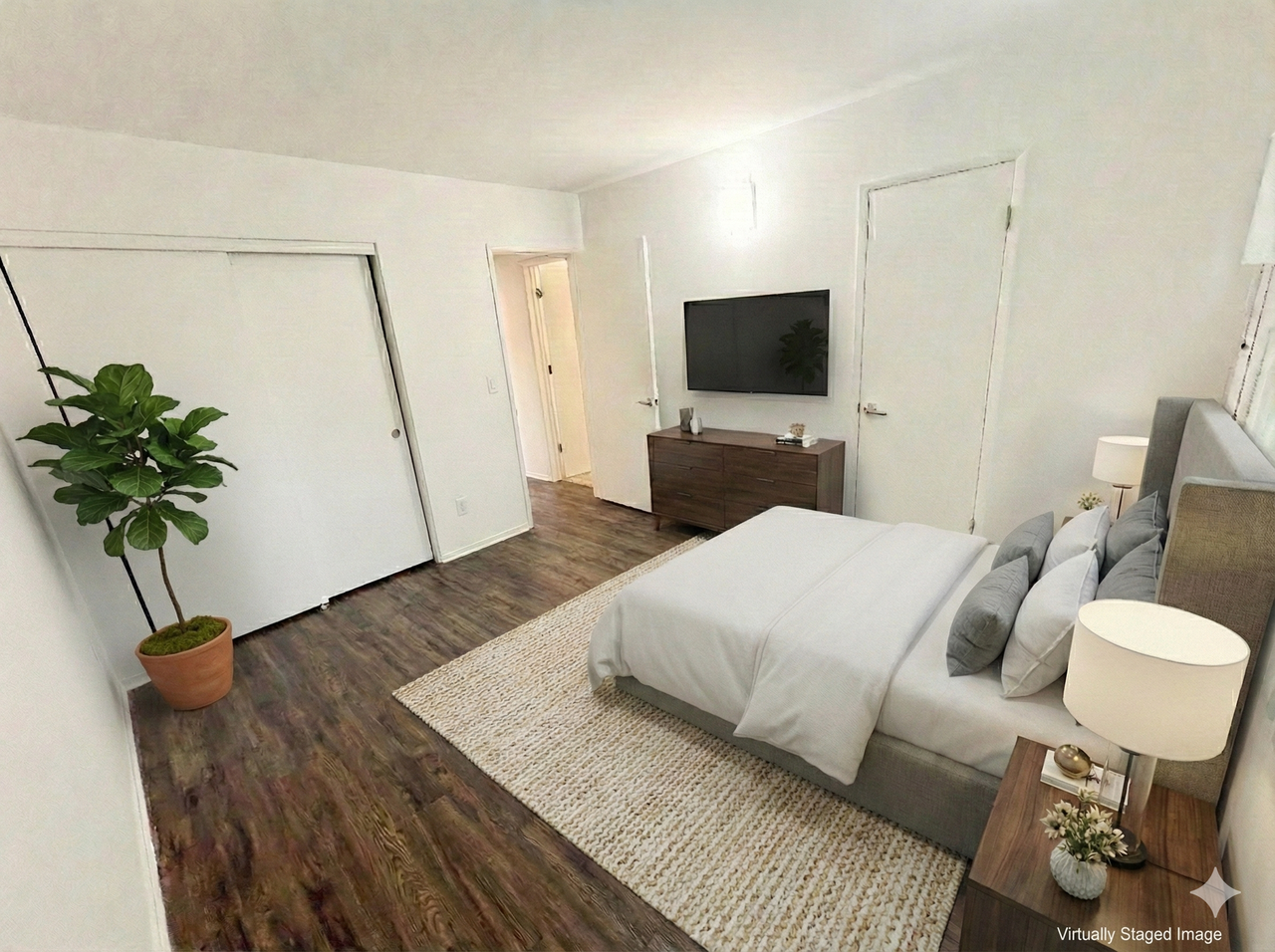 Encino Voltaire - Photo 3 of 26