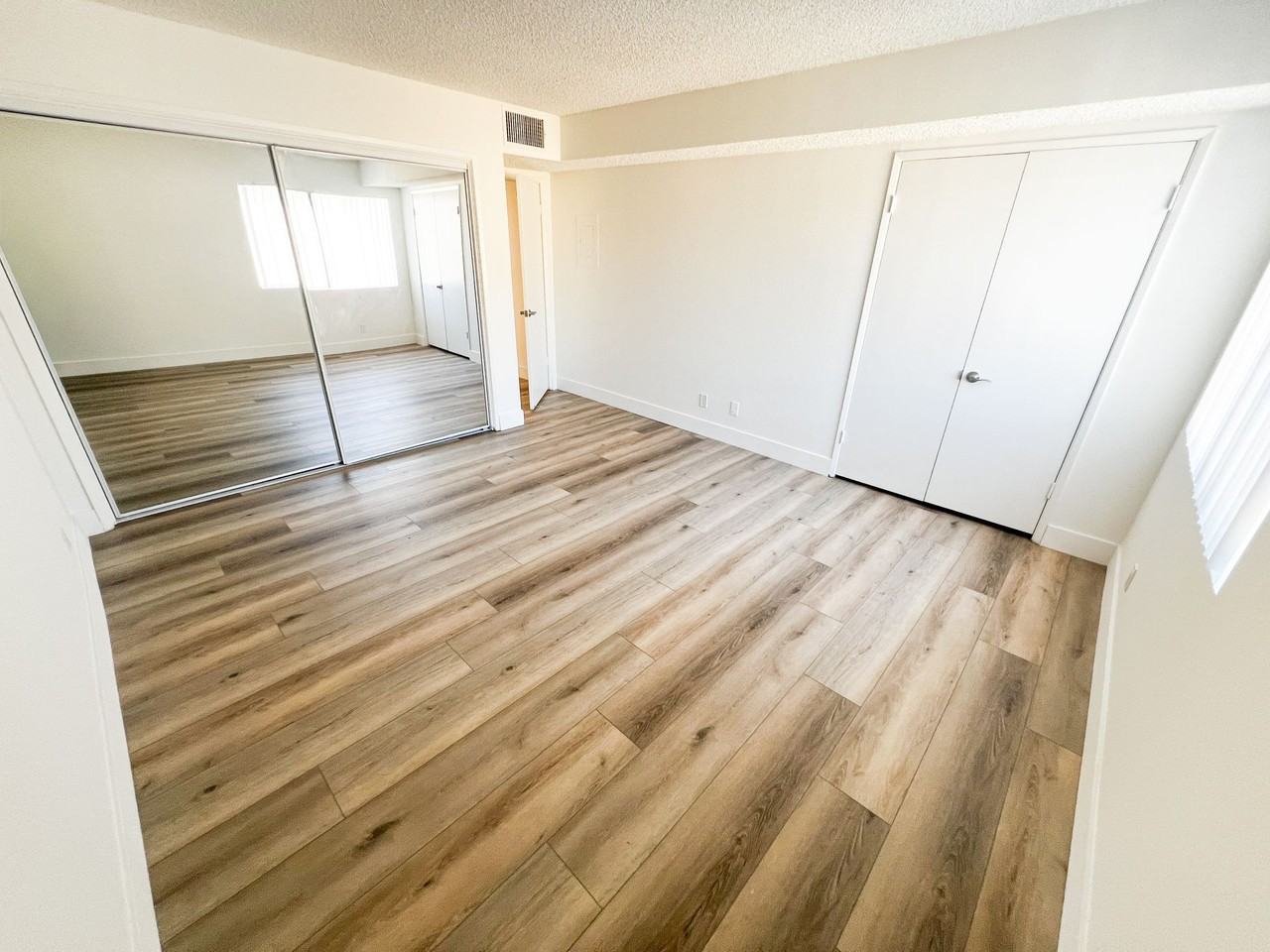 11825 Magnolia Apartments - Photo 4 of 14