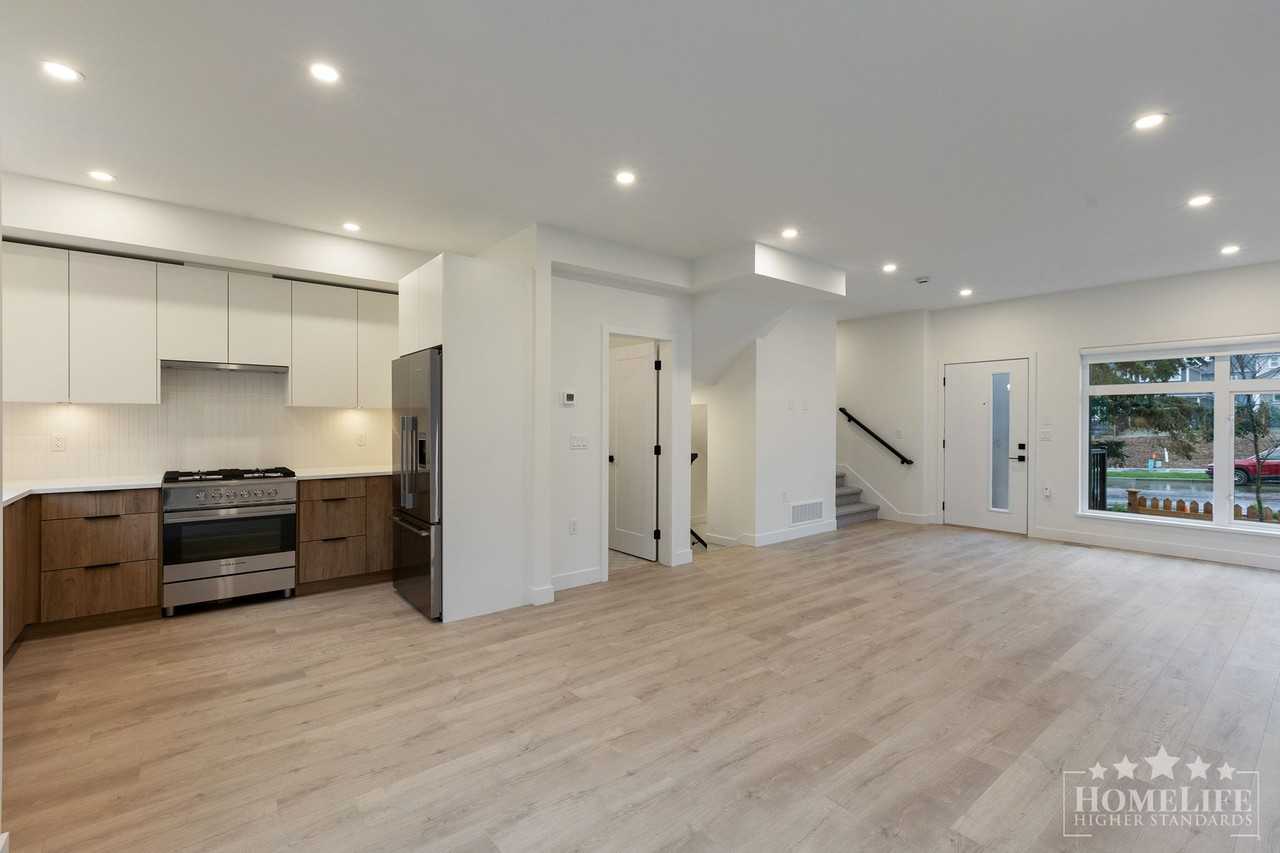 1959 165a St - Photo 6 of 25