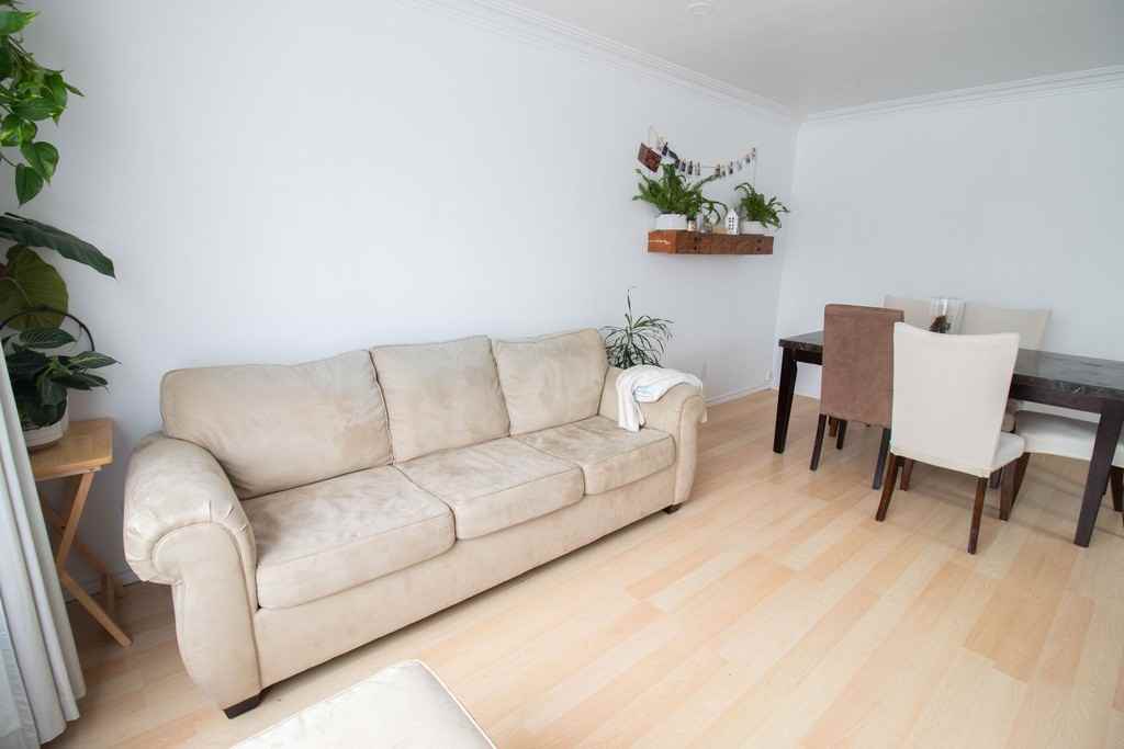 5 Alexandra Blvd - Photo 2 of 17