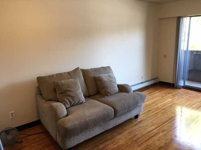 3570 East Hastings St - Photo 6 of 8