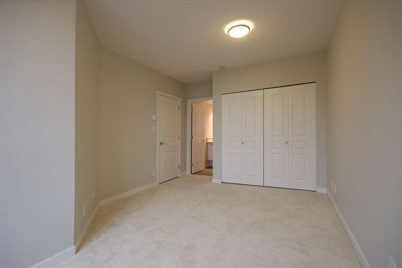 3093 Windsor Gate - Photo 5 of 9