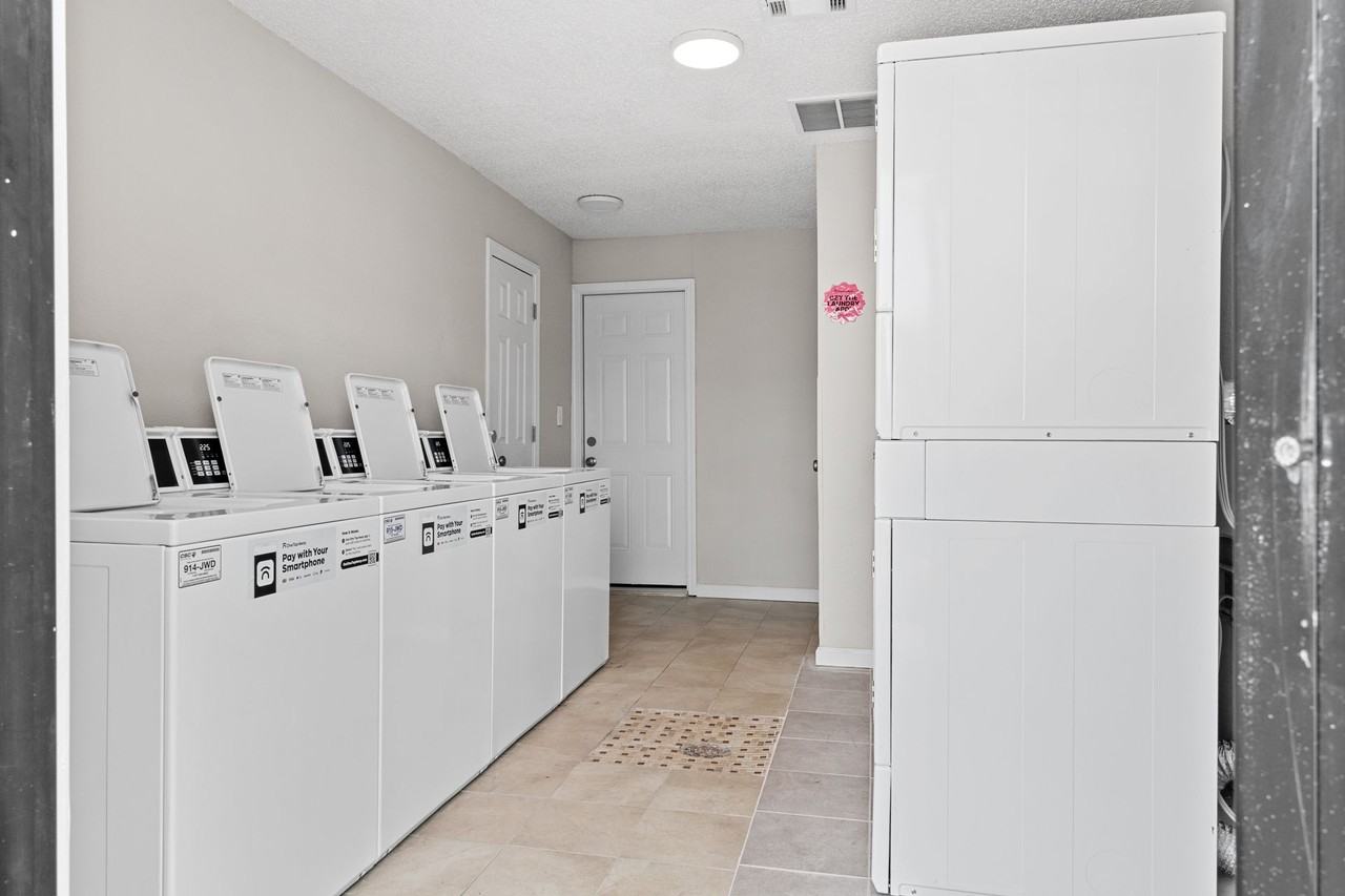 Avia Apartments - Photo 4 of 50