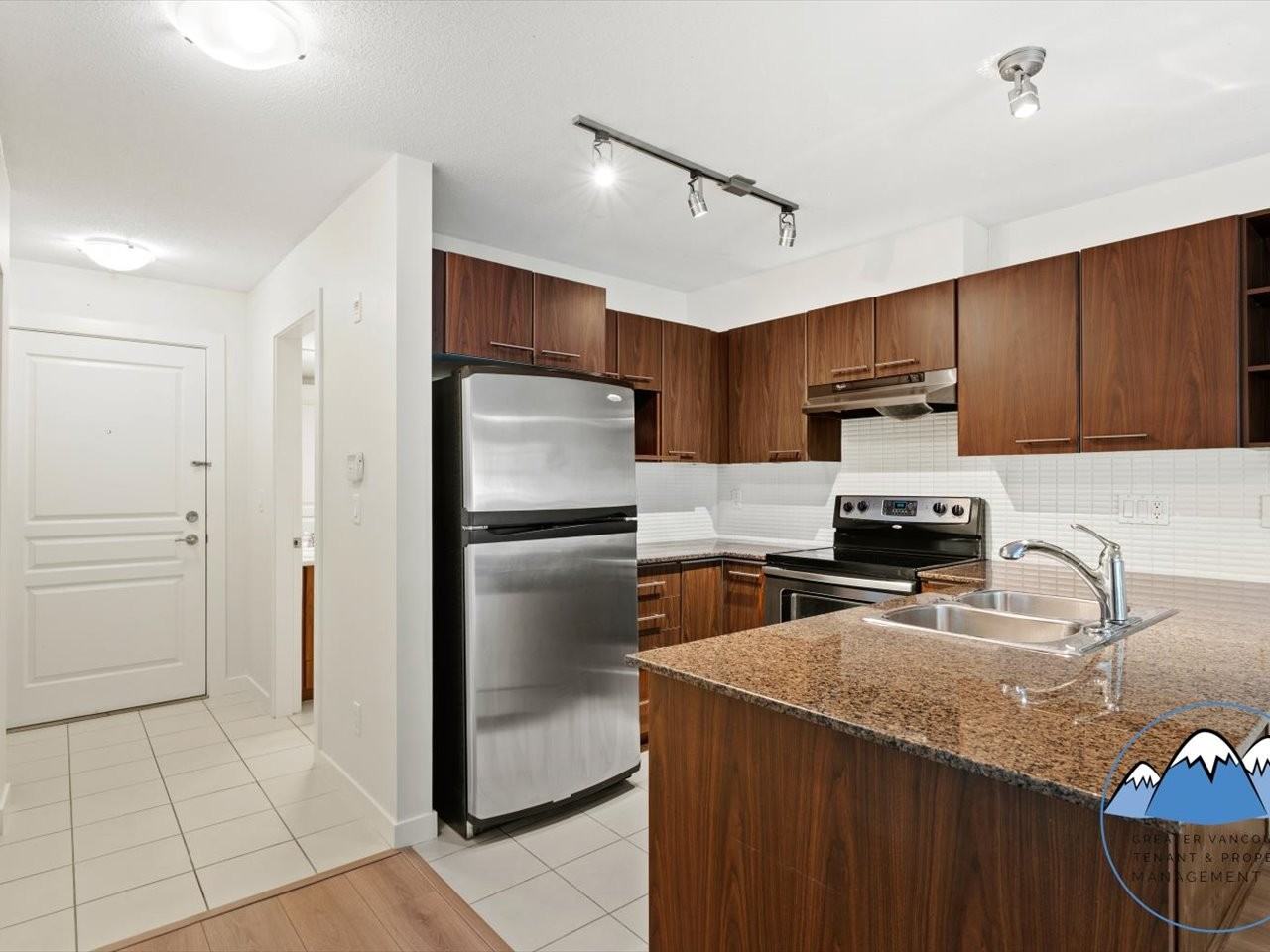 4728 Brentwood Dr - Photo 4 of 50