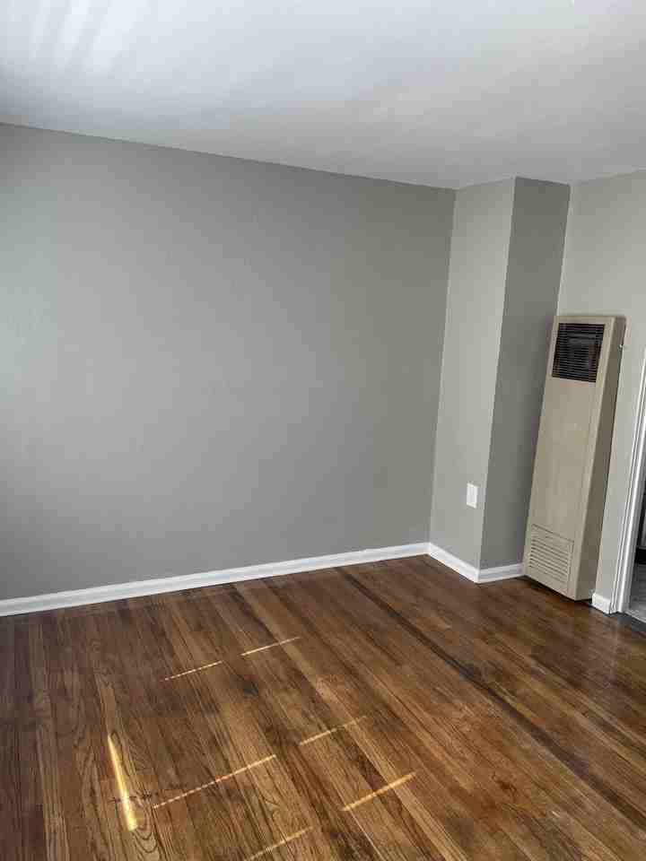 205 N 23rd St #8 - Photo 2 of 5