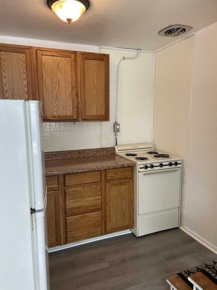 205 N 23rd St #8 - Photo 4 of 5