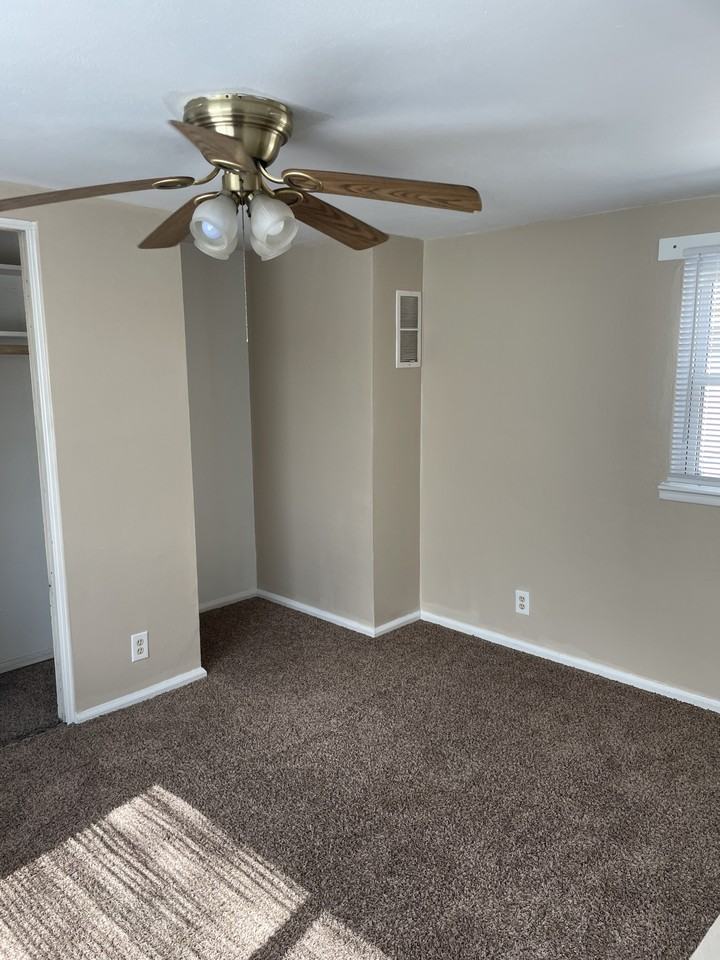 205 N 23rd St #8 - Photo 5 of 5