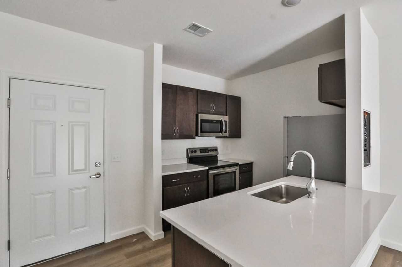 30 Pine Lane Apartments - Photo 5 of 41