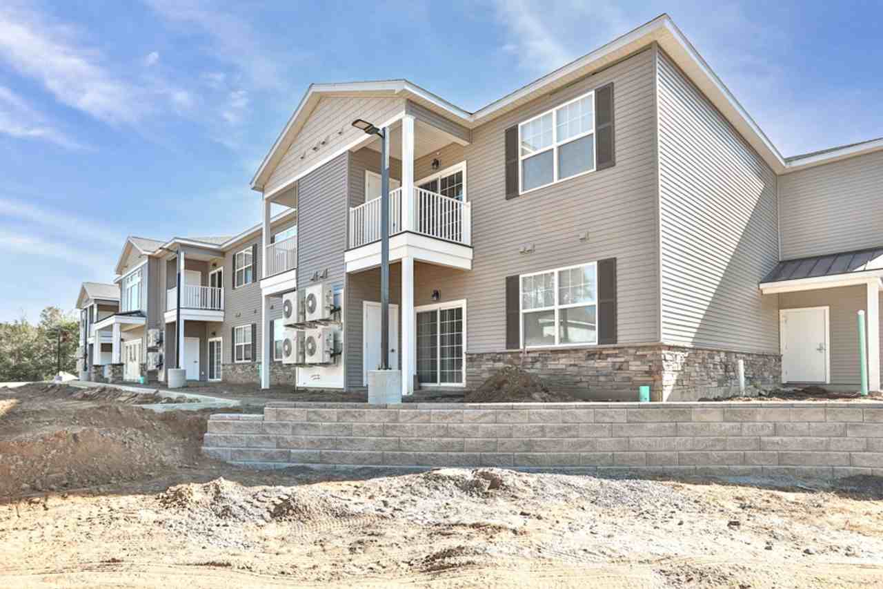 30 Pine Lane Apartments - Photo 6 of 41