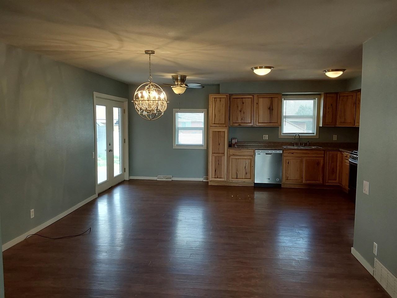 2201 12th St #1 - Photo 3 of 29