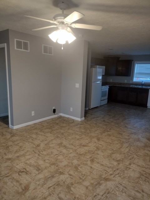 915 N Riverside Dr #1 - Photo 4 of 17