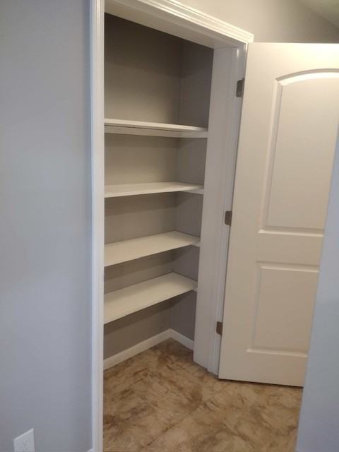 915 N Riverside Dr #1 - Photo 5 of 17