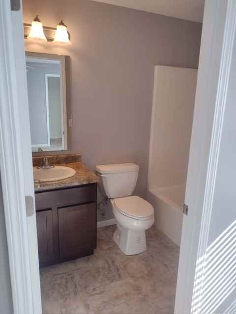 915 N Riverside Dr #1 - Photo 6 of 17