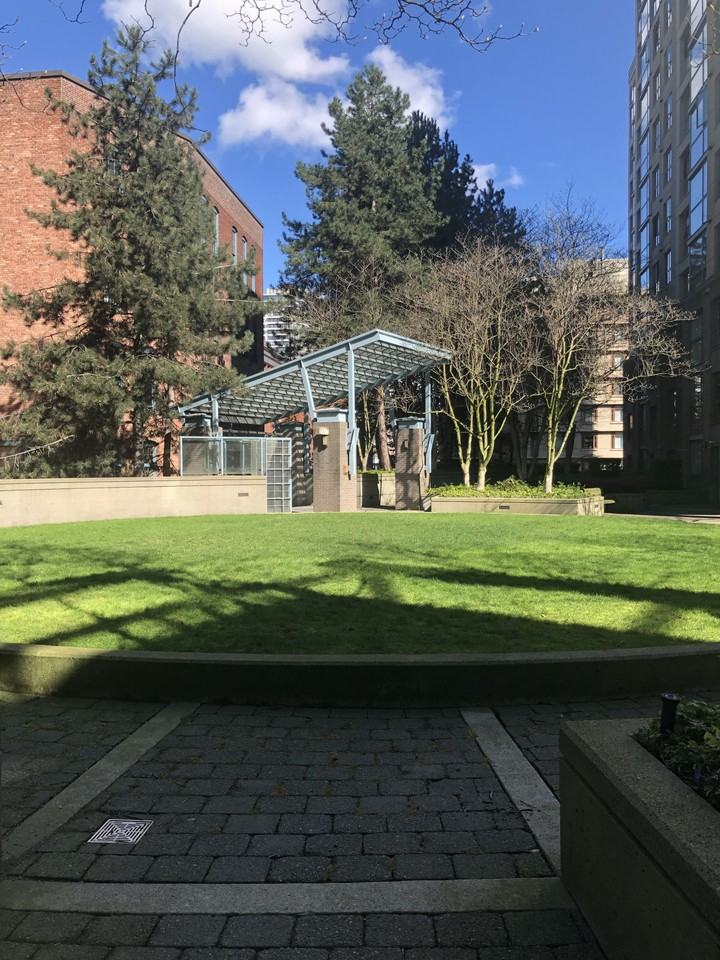 283 Davie Street - Photo 5 of 8