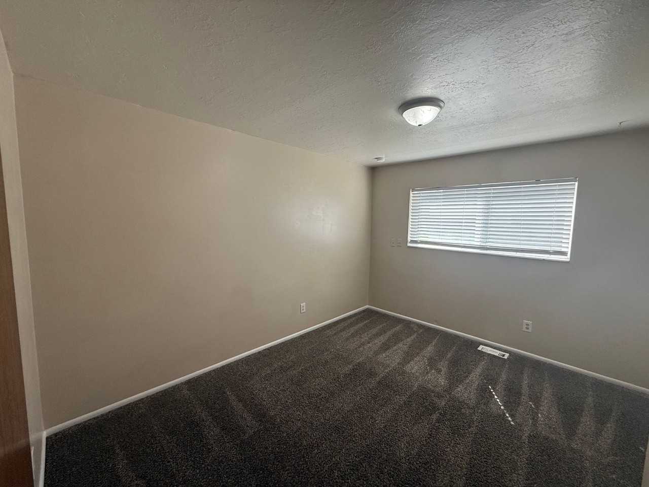 469 E 800 N Bldg E #E4 - Photo 2 of 10