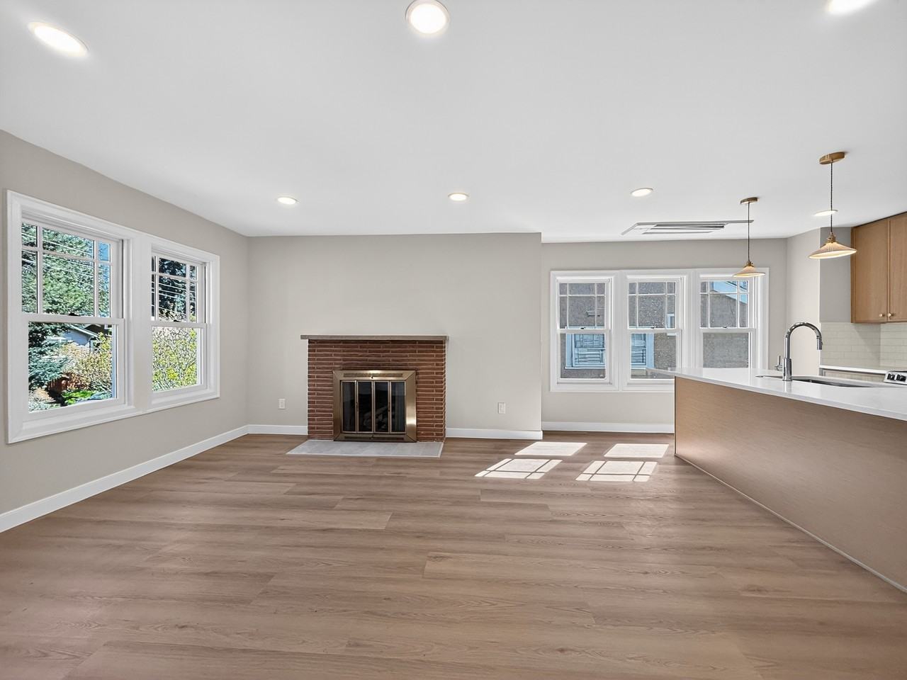 8037 Brooklyn Ave Ne #1 - Photo 5 of 19