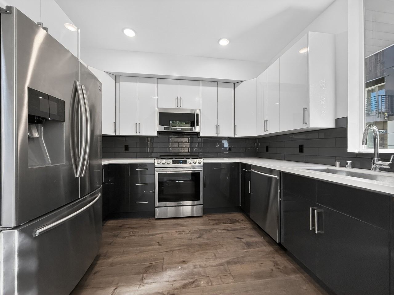 809C Nw 52nd St #C - Photo 3 of 28