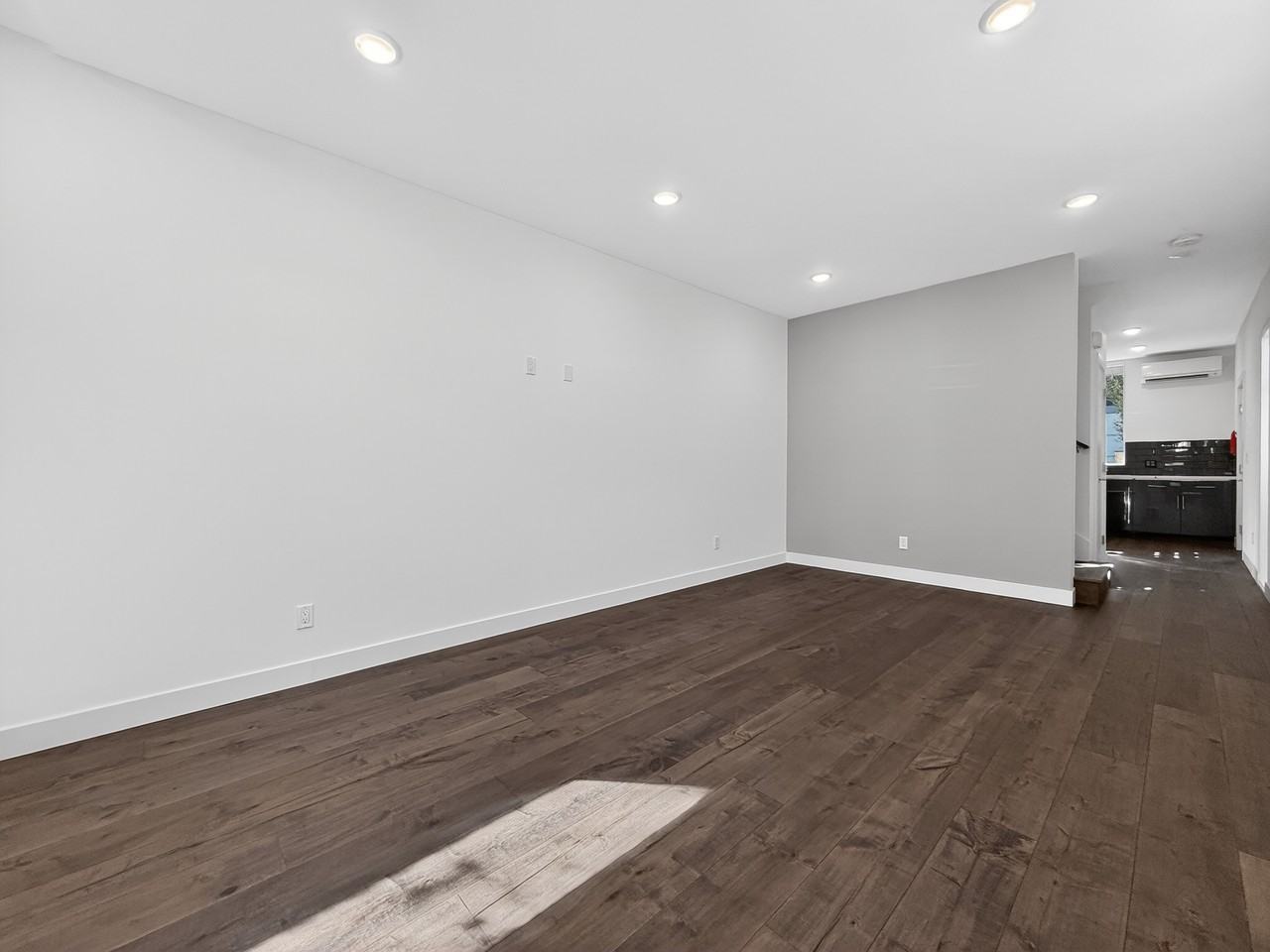 809C Nw 52nd St #C - Photo 5 of 28