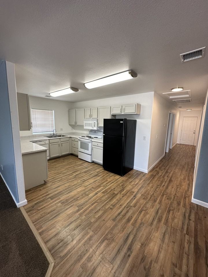 10549 W. CarouselUnit A #1 - Photo 5 of 11