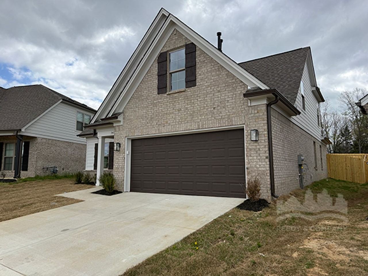 340 Maple St - Photo 3 of 21