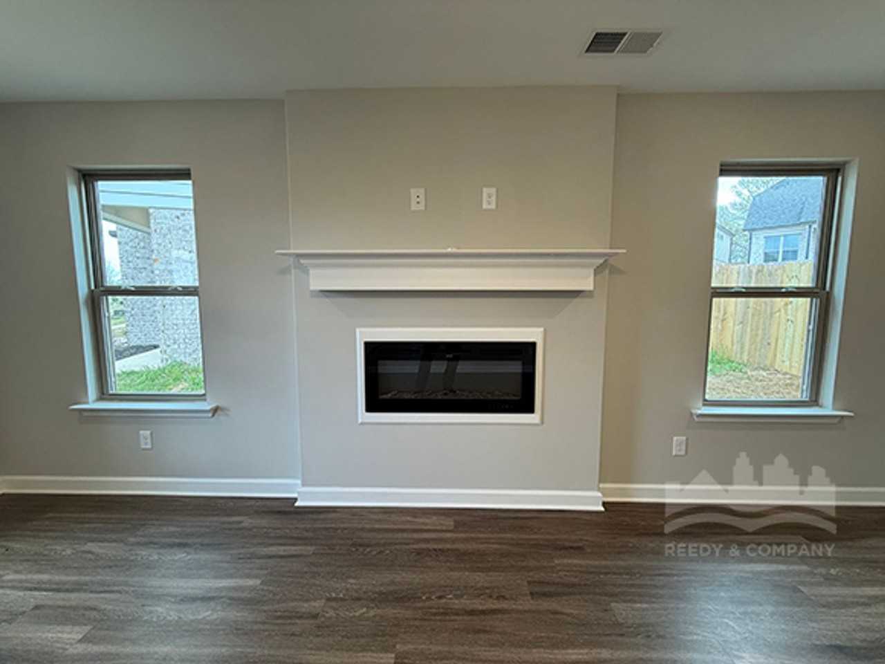 340 Maple St - Photo 5 of 21