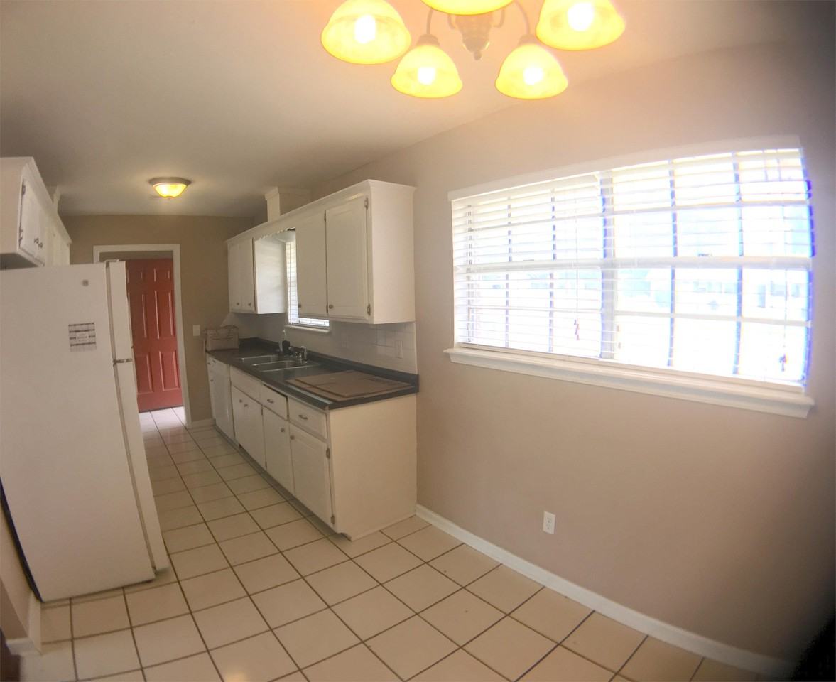 1401 High Meadows Dr #1 - Photo 3 of 10