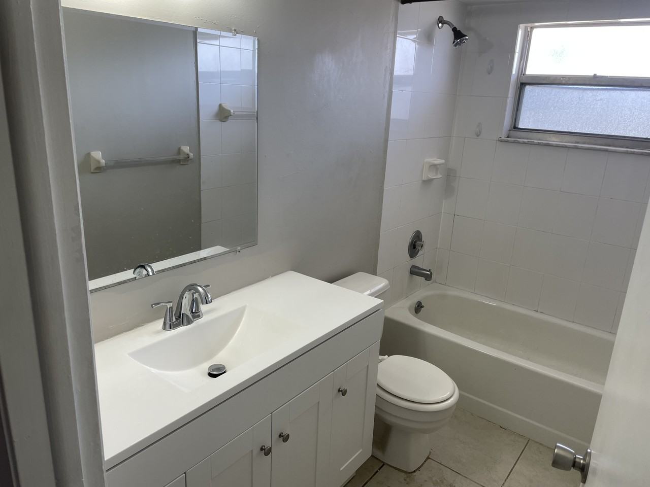 821 Ne 8th St #D - Photo 7 of 17