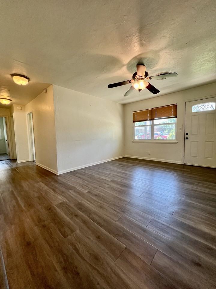 703 Terry Dr #1 - Photo 3 of 20