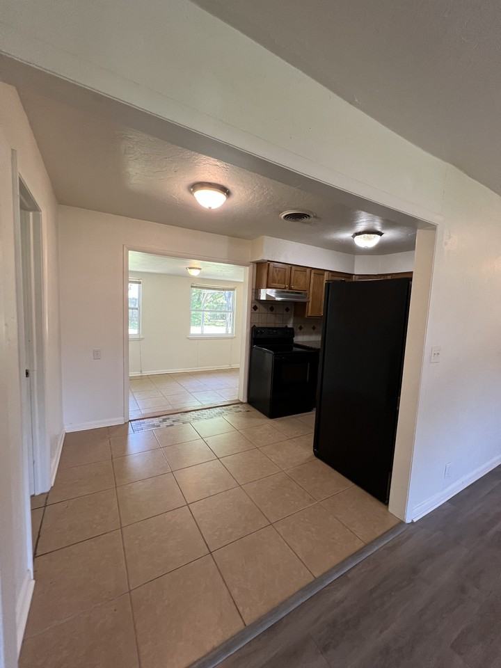 703 Terry Dr #1 - Photo 6 of 20