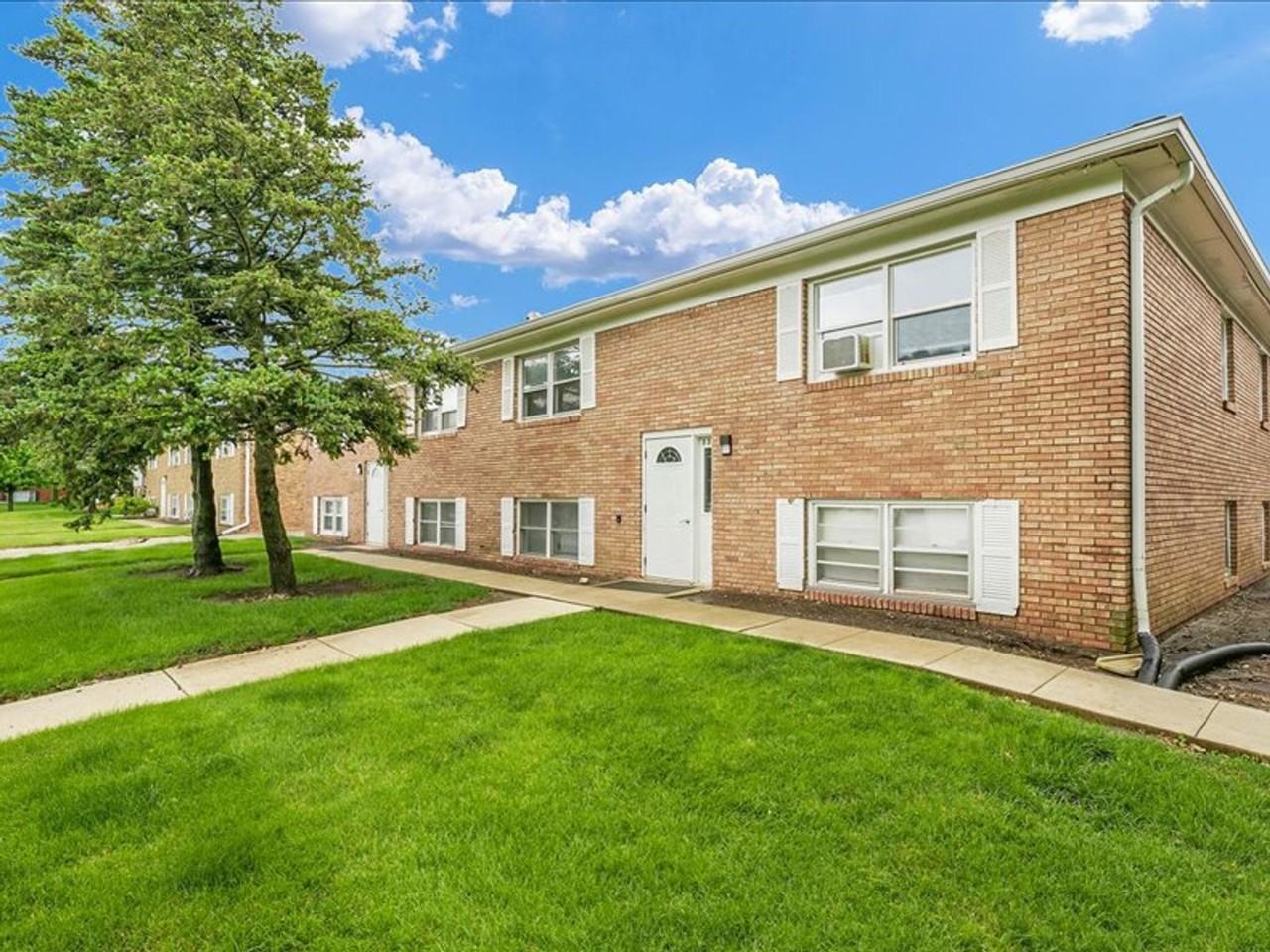 333 Riley Drive - Photo 2 of 40