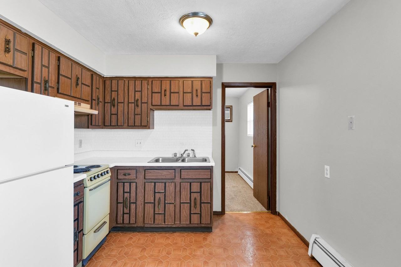 205 W. Shelbourne Drive - Photo 7 of 11