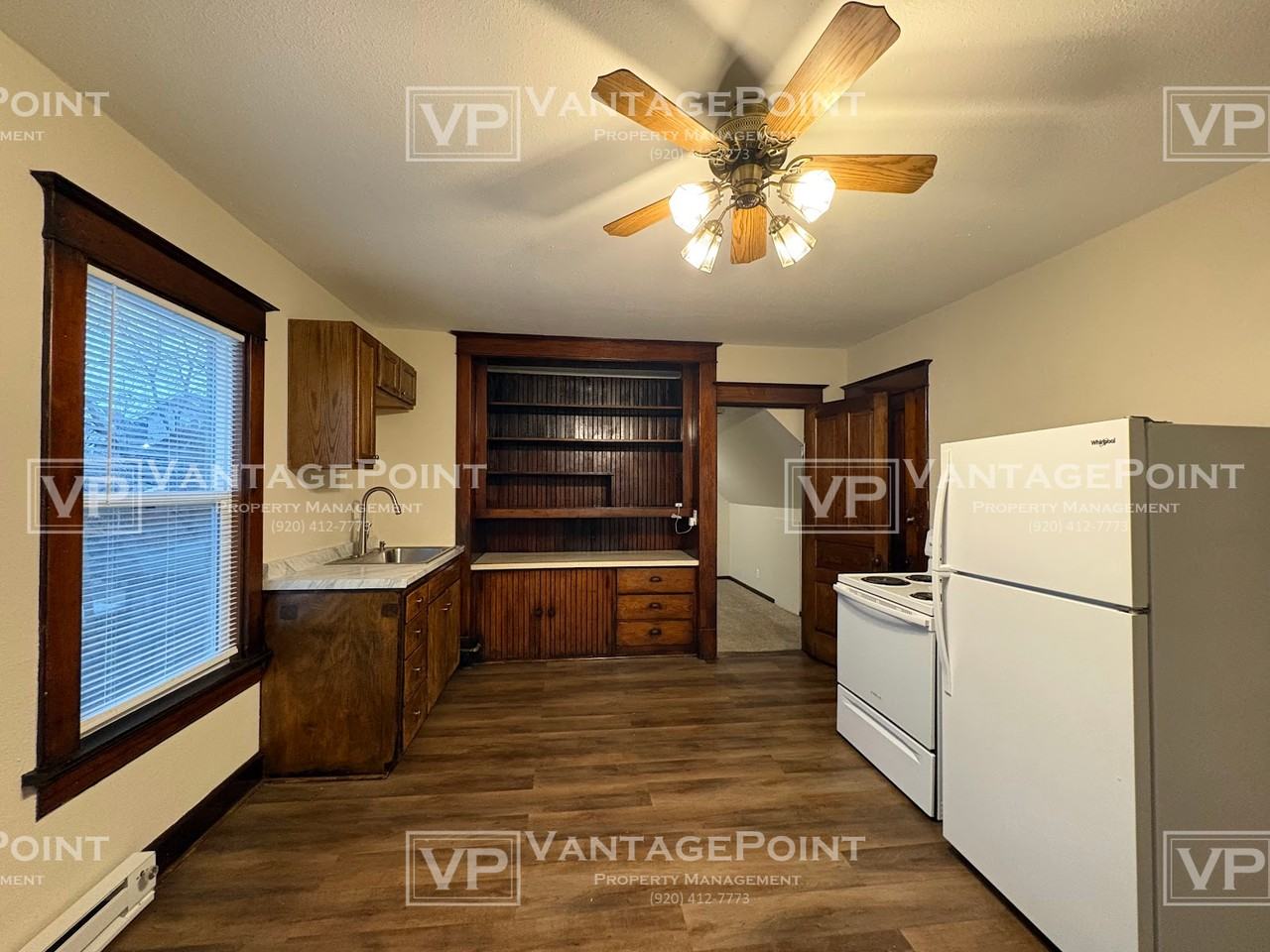 914 S 19th St Uppr - Photo 2 of 12