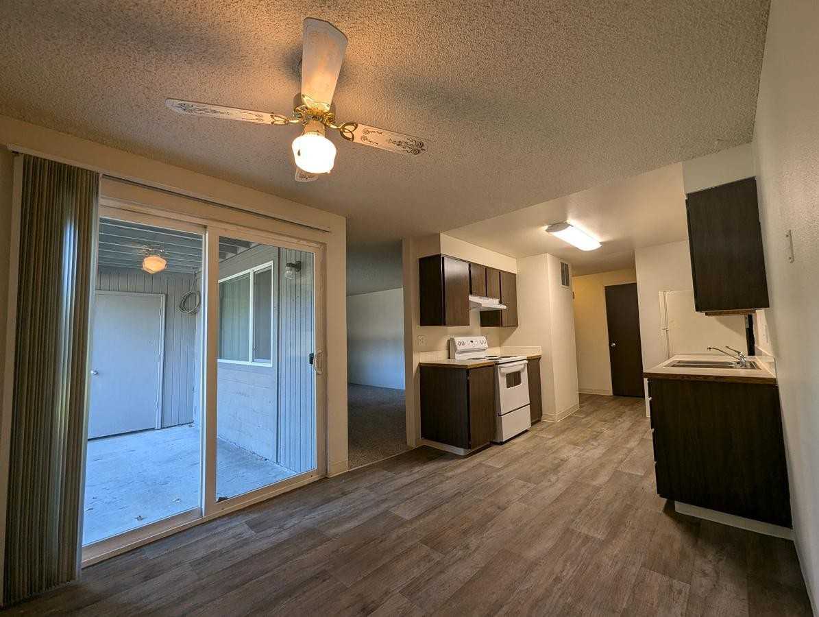 69 Jadwin Ave - Photo 2 of 6