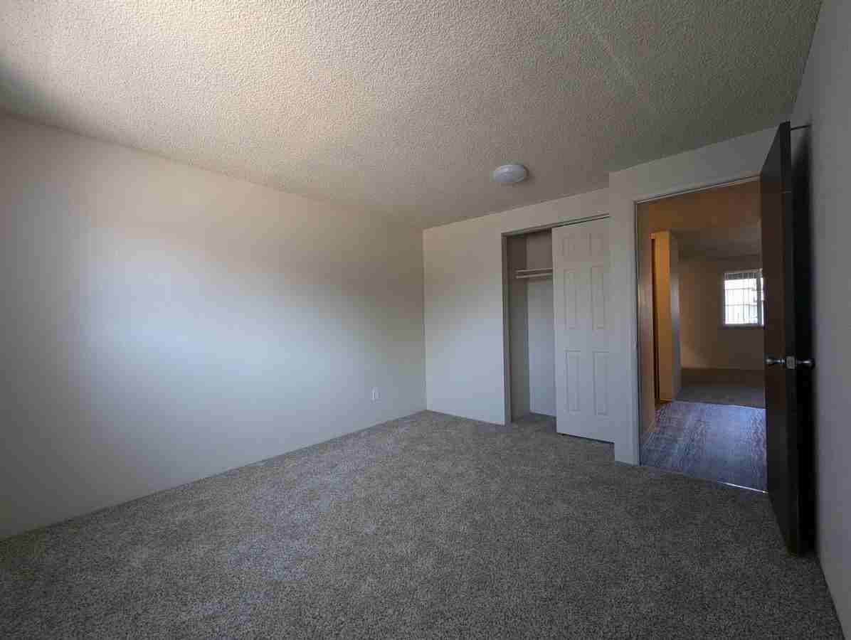 69 Jadwin Ave - Photo 5 of 6