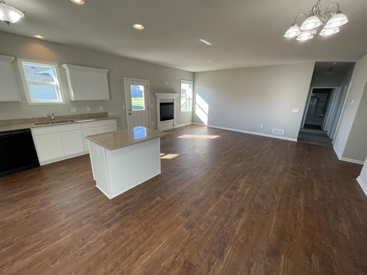 2620 S Claremont Dr #1 - Photo 2 of 10