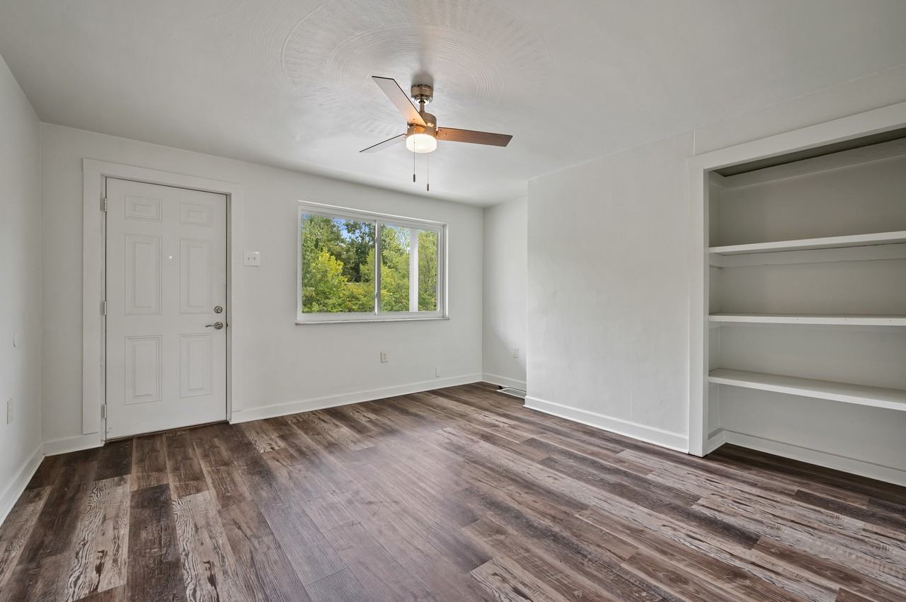 5158 Gloster St #1 - Photo 3 of 32