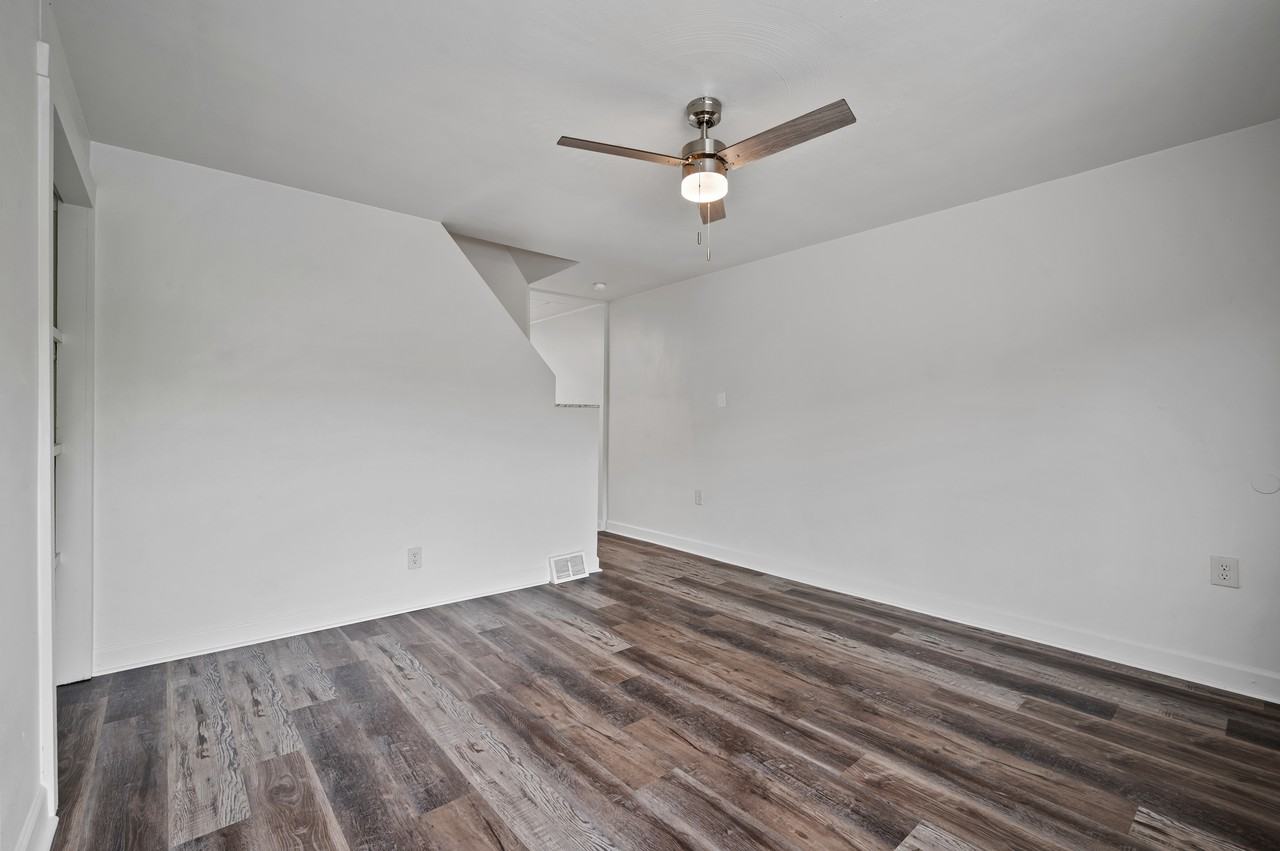 5158 Gloster St #1 - Photo 4 of 32