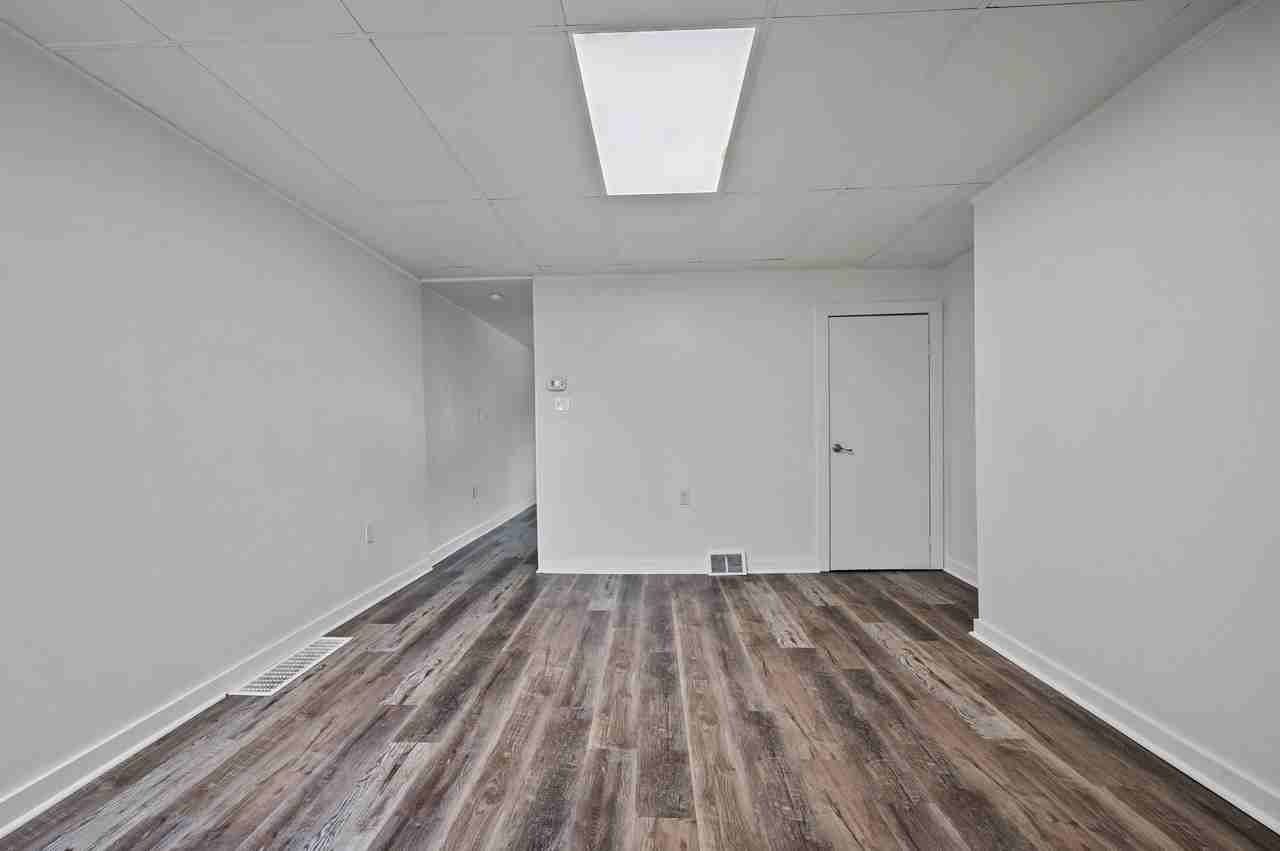 5158 Gloster St #1 - Photo 6 of 32