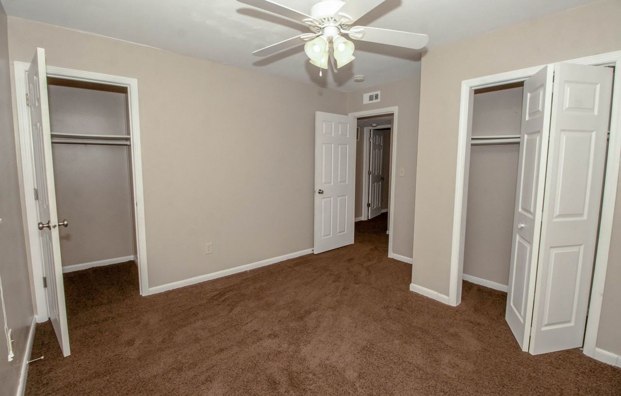 201 Davis Ave - Photo 5 of 15