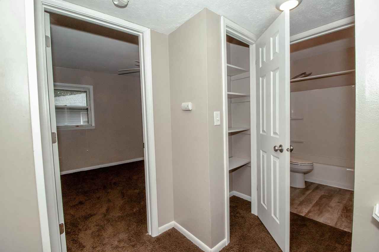 201 Davis Ave - Photo 6 of 15