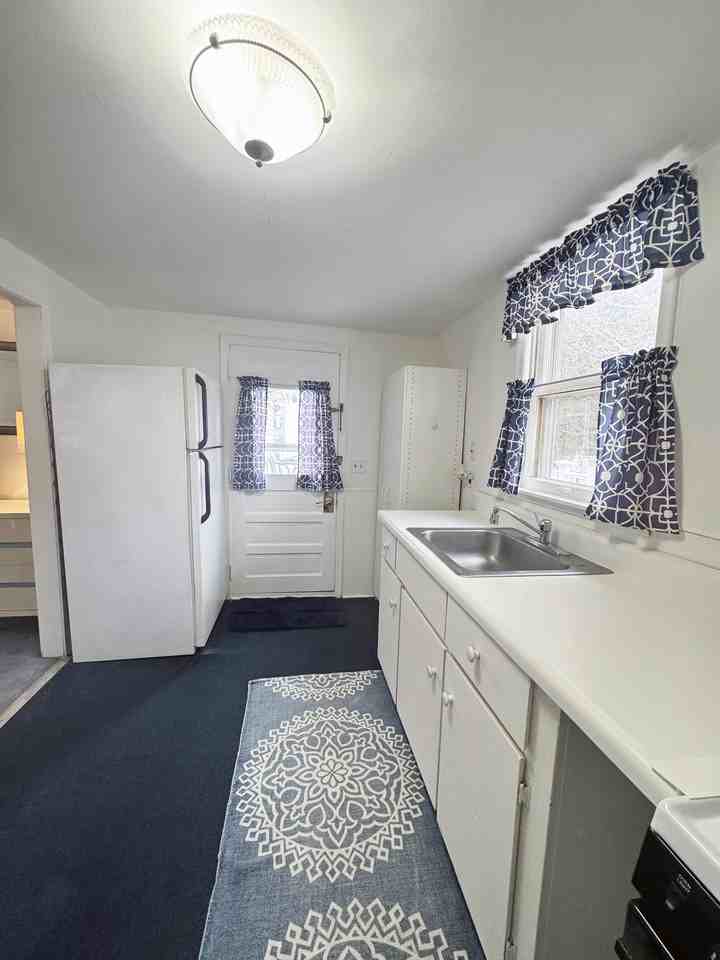 7226 Lakeview Dr #2 - Photo 3 of 12