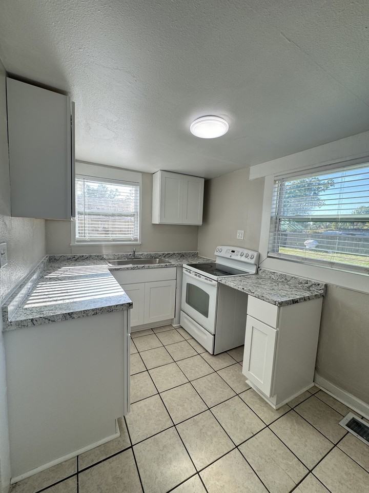 4262 Greenwood Avenue-Back #4262 - Photo 2 of 10