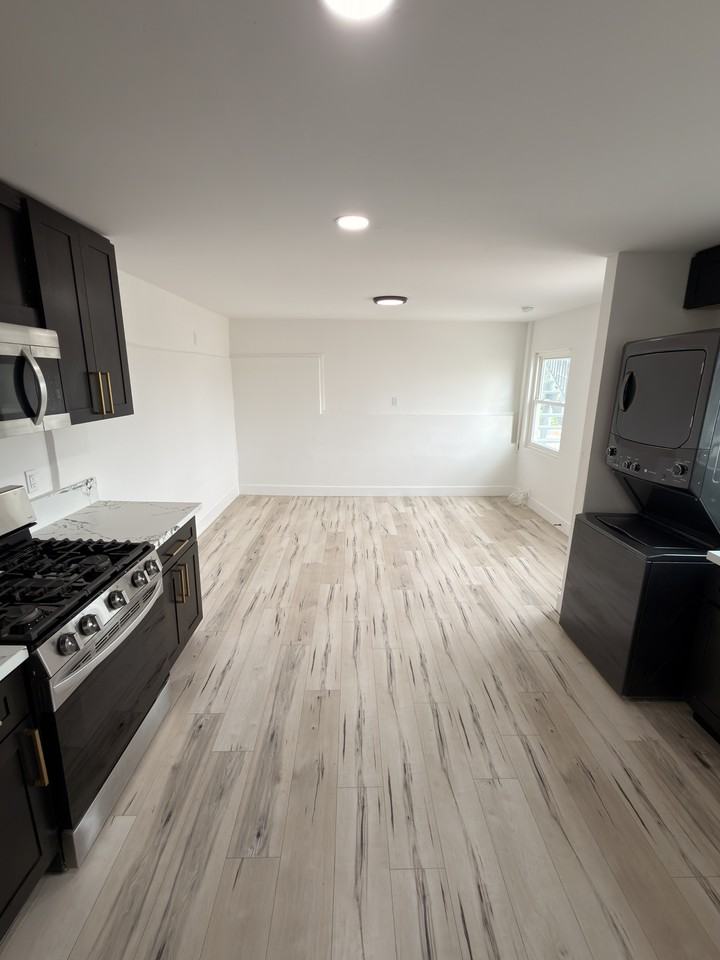 5536 Encina Drive - 5536 1/2 #5536-1-2 - Photo 4 of 12