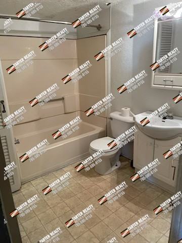 533 W Franklin St #1 - Photo 3 of 8