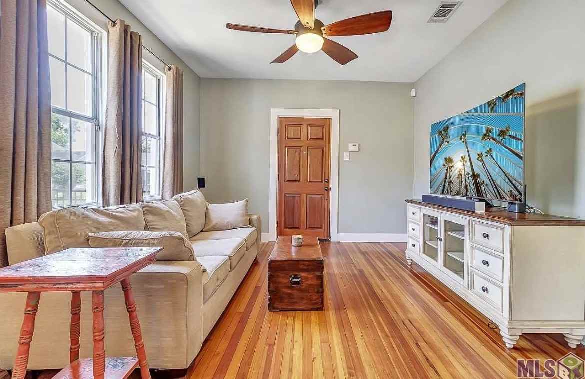 612 Arlington Ave #1 - Photo 3 of 10