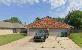 featured image of 8021 Nw 80th St #1