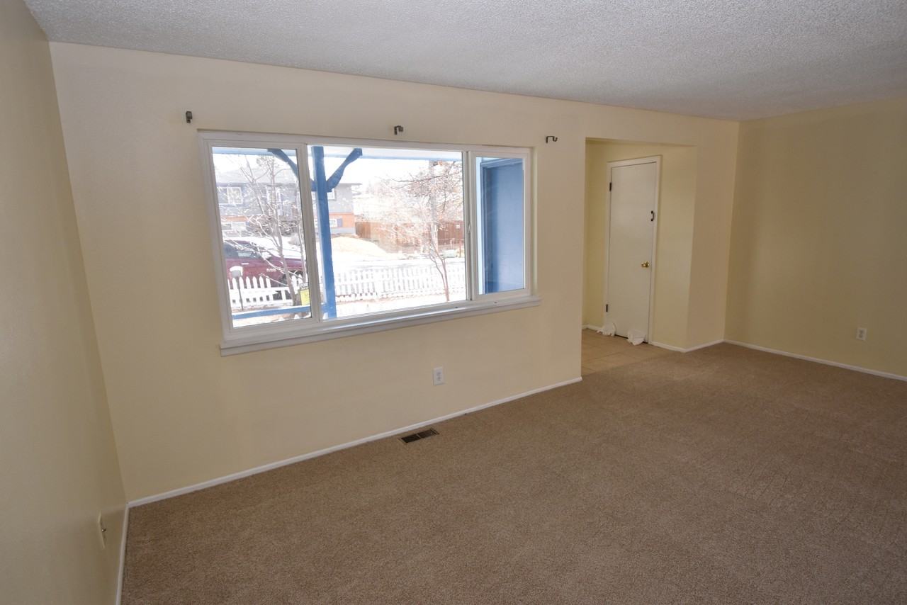 1640 Shenandoah Dr #1 - Photo 4 of 26